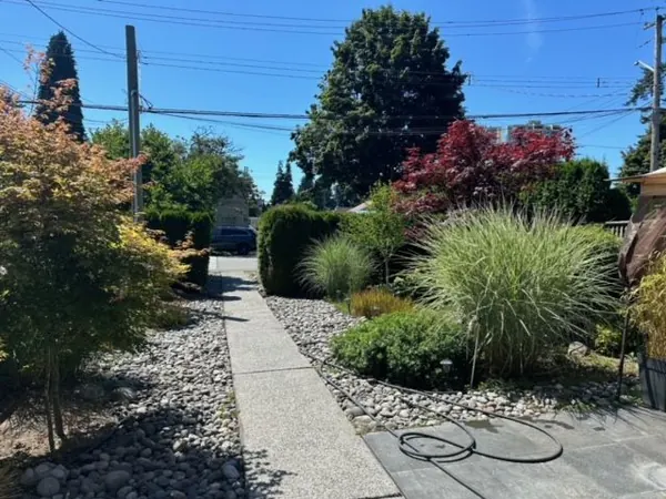 Hope Road, North Vancouver — exterior view