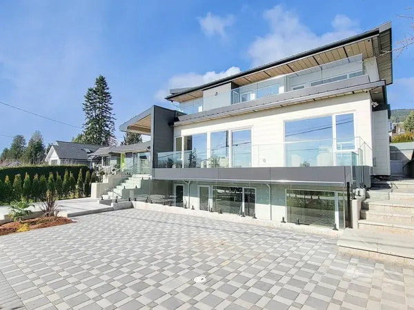 Jefferson Avenue, West Vancouver — exterior view