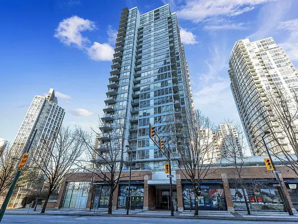 MAX II, Vancouver — exterior view