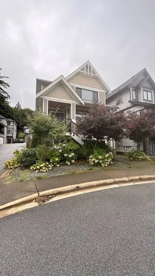 Darwin Avenue, Coquitlam — property photos