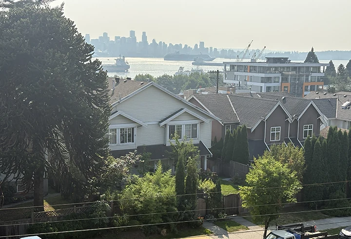 Innova, North Vancouver — property photos
