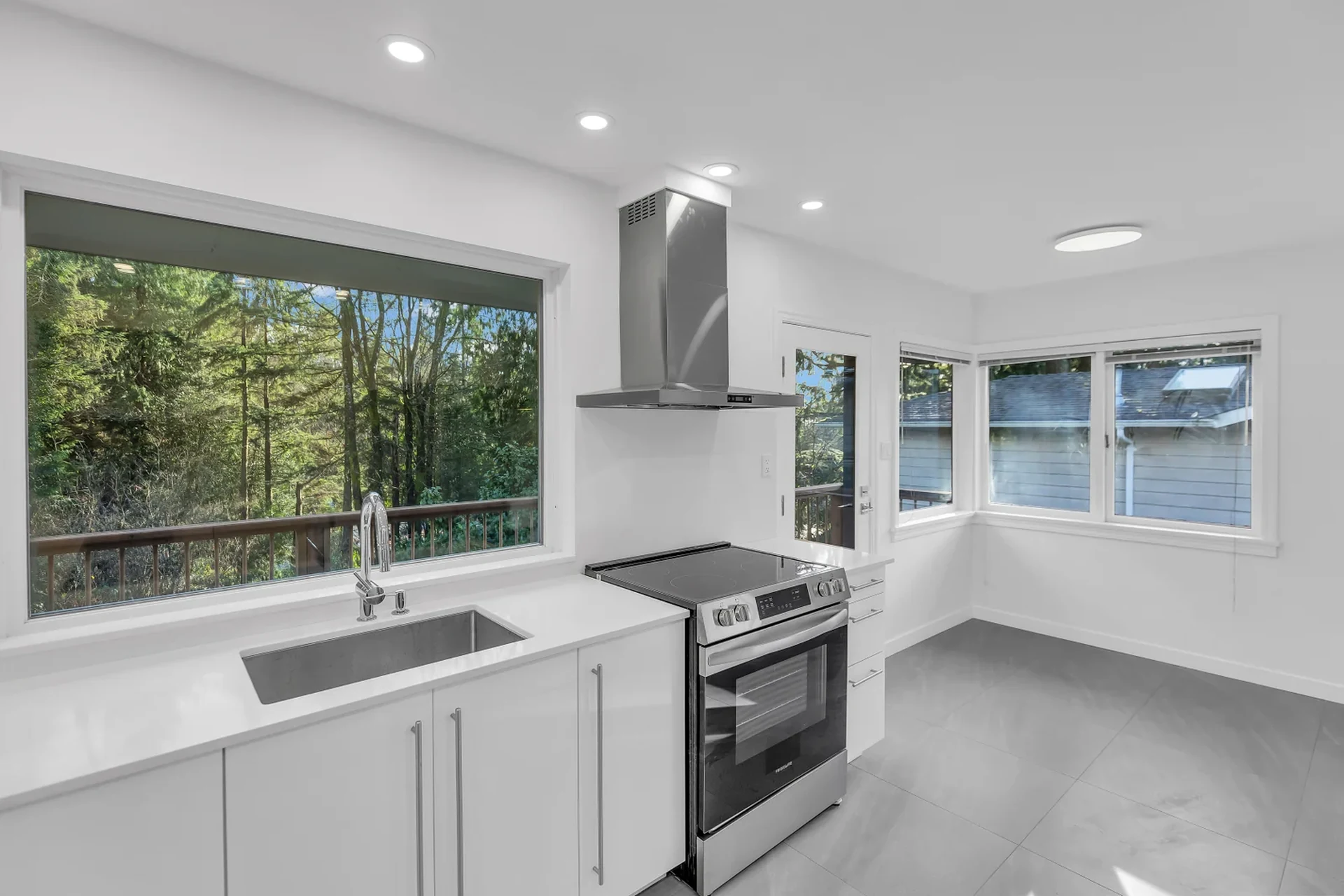 Edgemont, North Vancouver — property photos