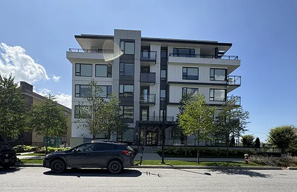 Avesta Building, North Vancouver — exterior view