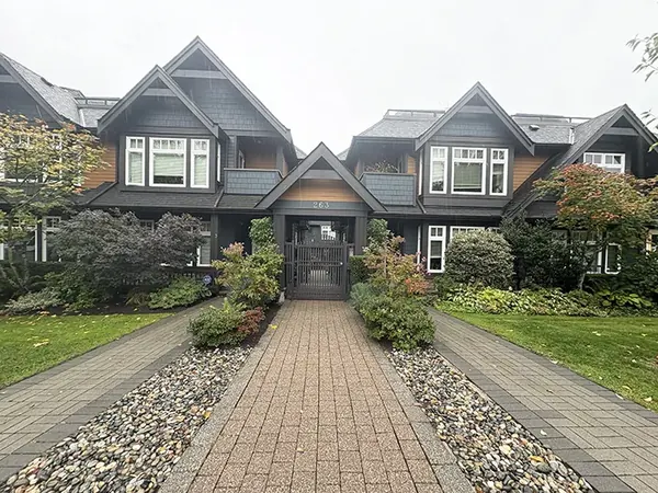 Lower Lonsdale, North Vancouver — exterior view