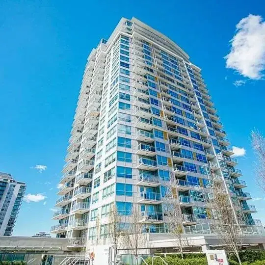 Centreview, North Vancouver — exterior view
