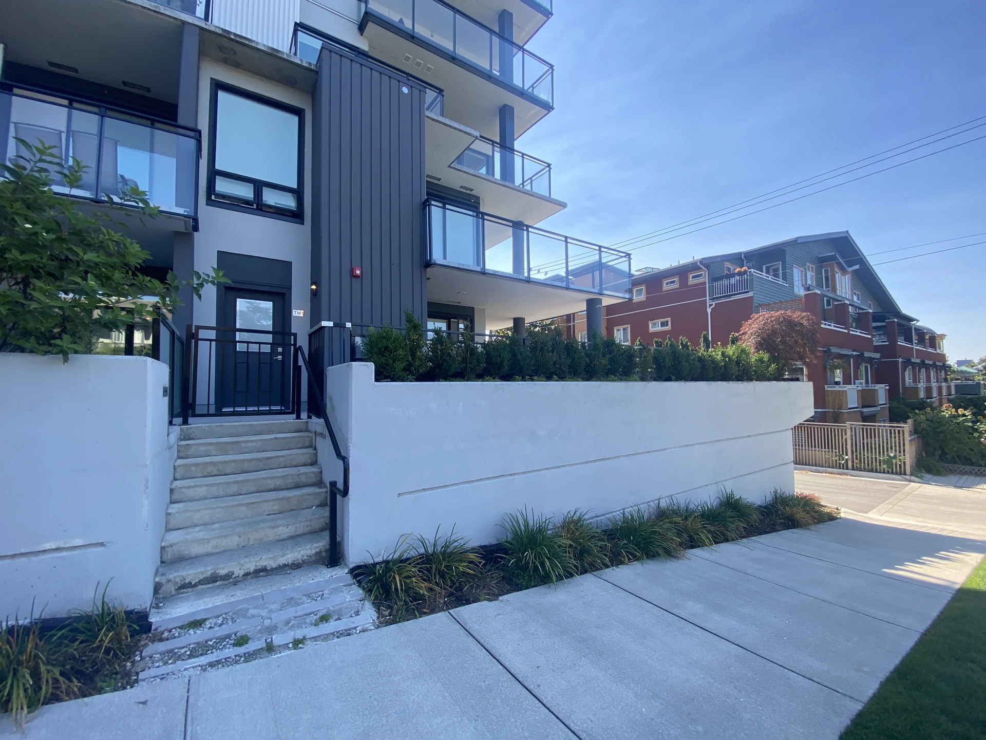 Avesta Building, North Vancouver — property photos